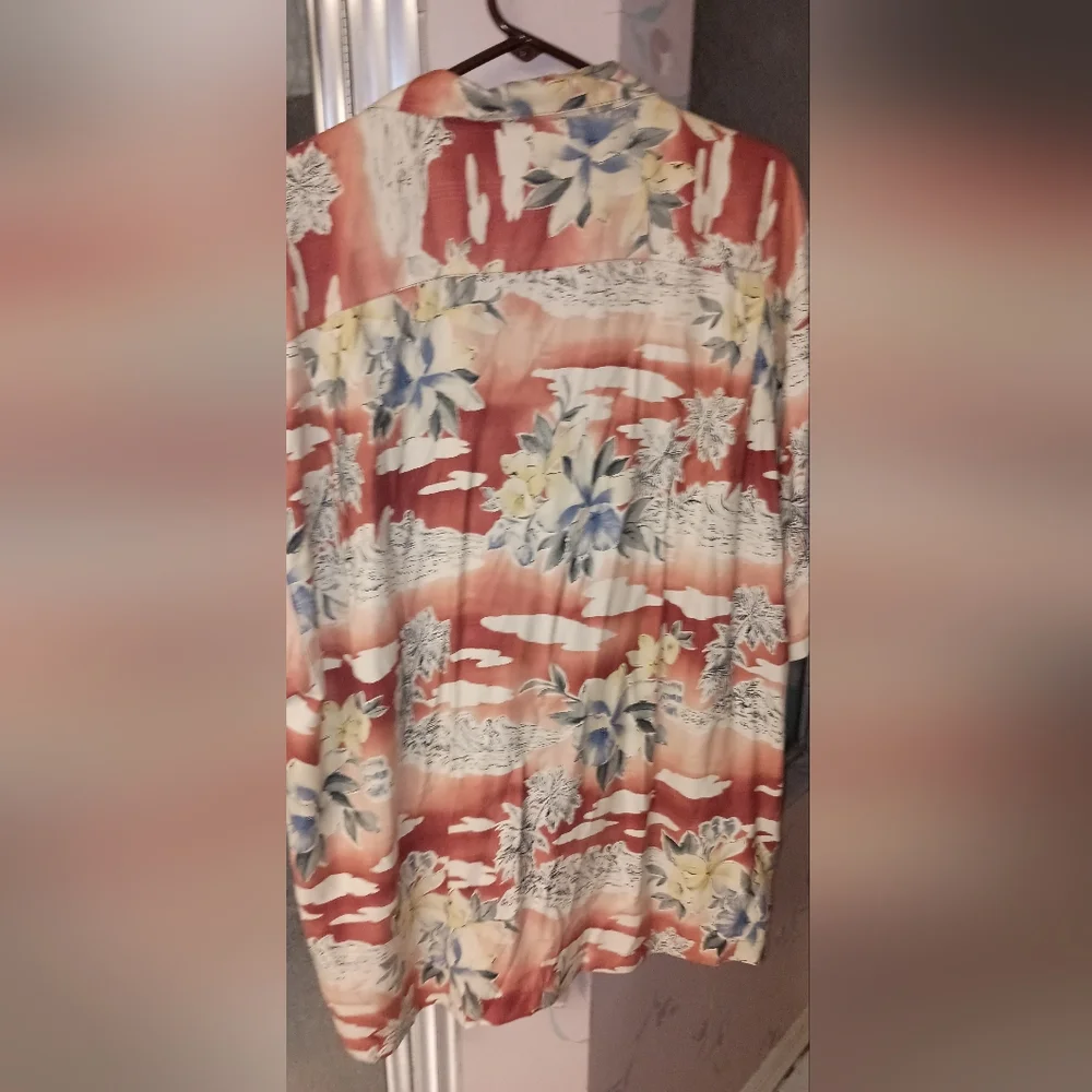 Tommy Bahama XL Vintage Print Surfing Floral Rust And Cream Silk Just Cleaned